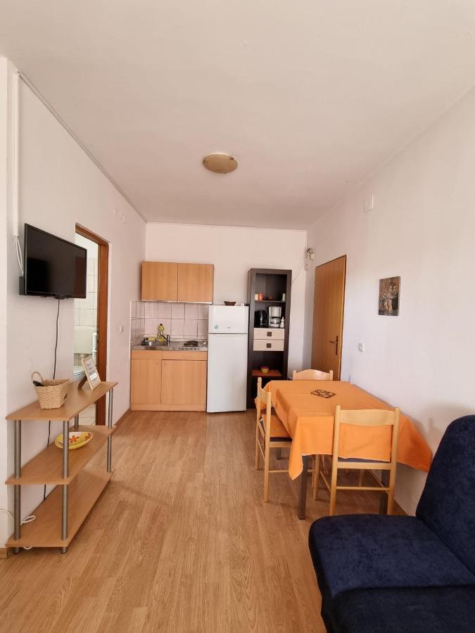 Apartments Vanja Skara Biograd Біоград-на-Мору Екстер'єр фото
